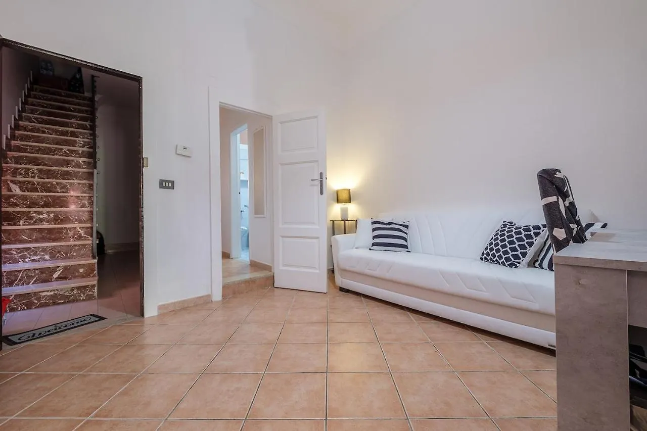 Skip Intro Apartment Taormina